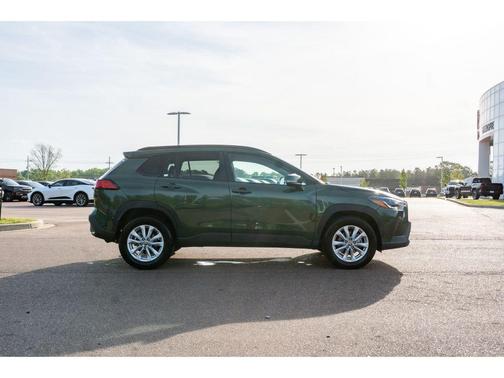 2024 Toyota Corolla Cross LE