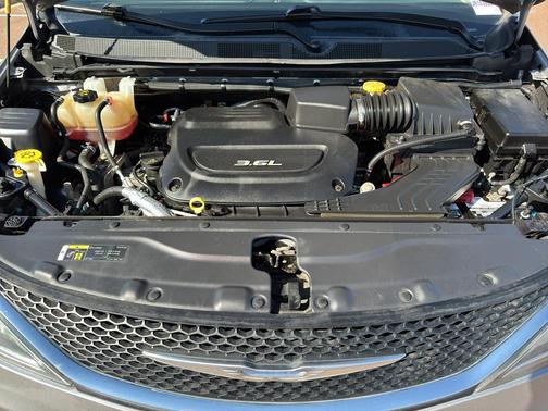 2018 Chrysler Pacifica Touring-L