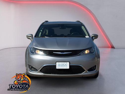 2018 Chrysler Pacifica Touring-L