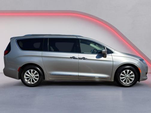 2018 Chrysler Pacifica Touring-L