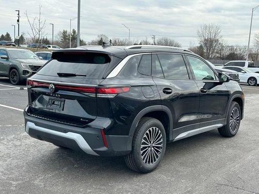 Deep Black Pearl Effect 2026 Volkswagen Tiguan 2.0T S
