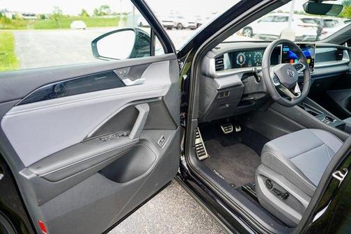 2025 Volkswagen Tiguan 2.0T SE R-Line Black
