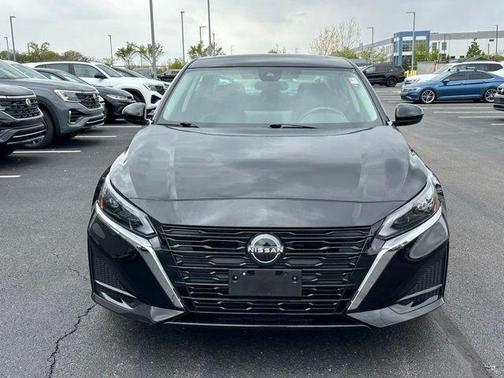 Black 2023 Nissan Altima 2.5 SV
