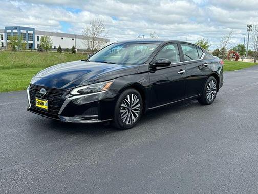 Black 2023 Nissan Altima 2.5 SV