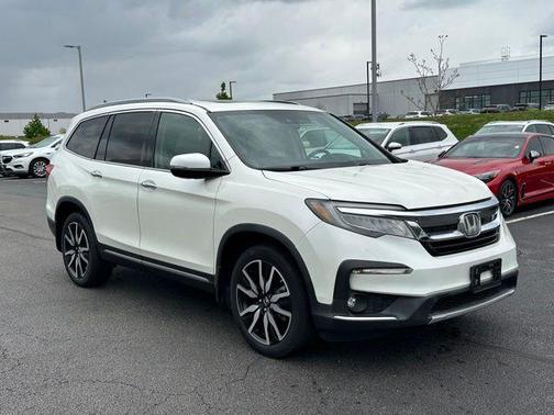 White 2019 Honda Pilot Touring 7-Passenger
