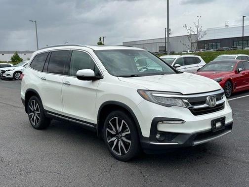 White 2019 Honda Pilot Touring 7-Passenger