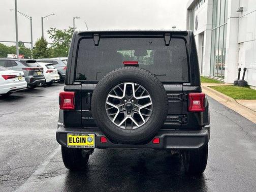Black Clearcoat 2026 Jeep Wrangler Sahara