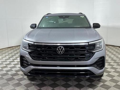 2025 Volkswagen Atlas Cross Sport 2.0T SEL R-Line Black