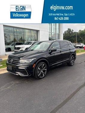 Deep Black Pearl Effect 2022 Volkswagen Tiguan 2.0T SEL R-Line