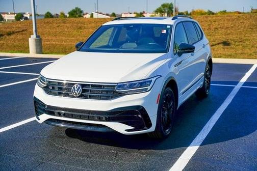 2022 Volkswagen Tiguan 2.0T SE R-Line Black