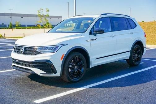 2022 Volkswagen Tiguan 2.0T SE R-Line Black