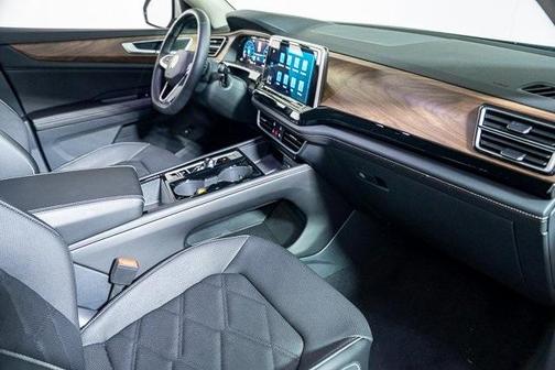 2024 Volkswagen Atlas 2.0T SE
