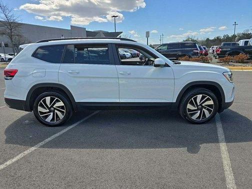 2024 Volkswagen Atlas 2.0T SE