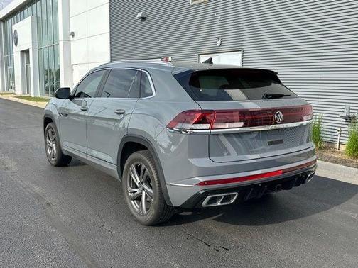 Pure Gray 2024 Volkswagen Atlas Cross Sport 2.0T SEL R-Line