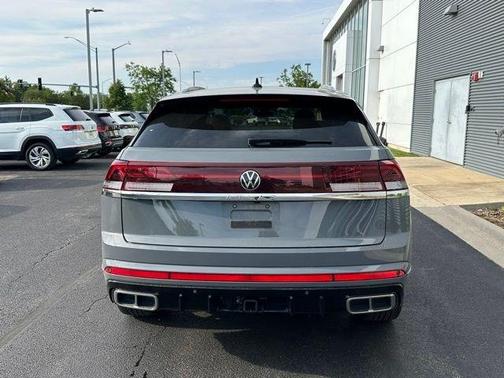 Pure Gray 2024 Volkswagen Atlas Cross Sport 2.0T SEL R-Line