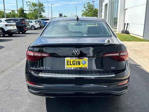Deep Black Pearl Effect 2024 Volkswagen Jetta 1.5T SE