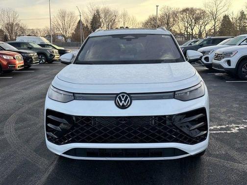 2026 Volkswagen Tiguan 2.0T SEL R-Line