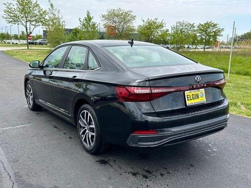Deep Black Pearl Effect 2025 Volkswagen Jetta 1.5T SE