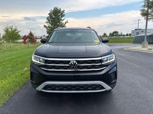 Deep Black Pearl Effect 2022 Volkswagen Atlas 2.0T SE