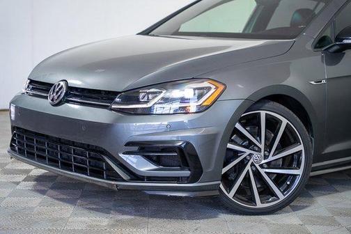 2019 Volkswagen Golf R 2.0T w/DCC & Navigation