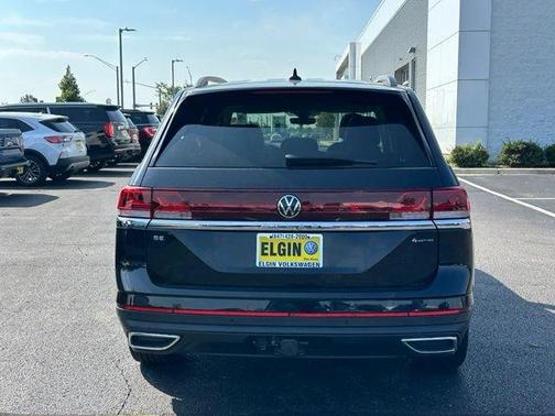 Deep Black Pearl Effect 2024 Volkswagen Atlas 2.0T SE