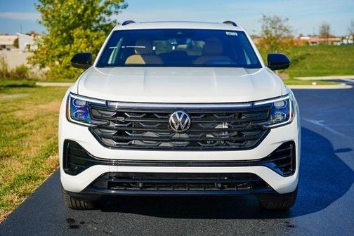 2026 Volkswagen Atlas Cross Sport 2.0T SEL R-Line Black