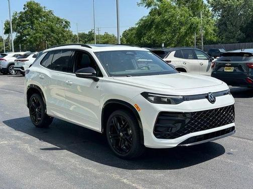 White 2026 Volkswagen Tiguan 2.0T SE R-Line Black