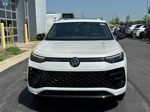 White 2026 Volkswagen Tiguan 2.0T SE R-Line Black