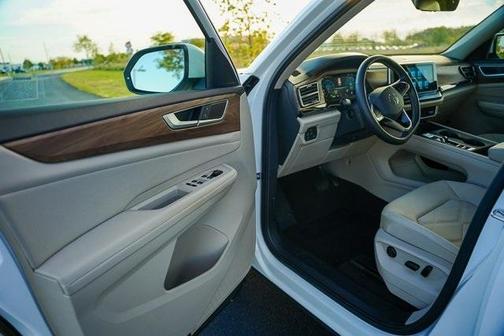 2024 Volkswagen Atlas 2.0T SE