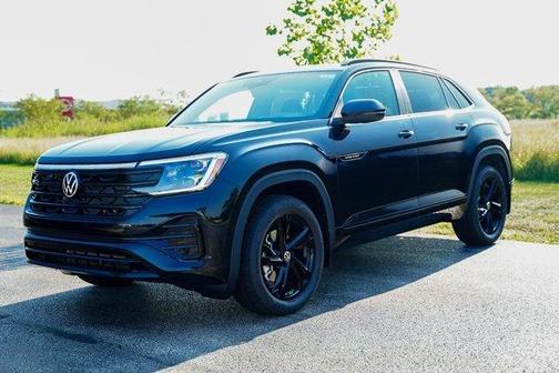 2025 Volkswagen Atlas Cross Sport 2.0T SEL R-Line Black