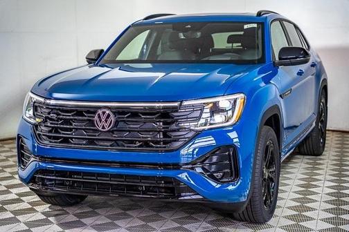 2025 Volkswagen Atlas Cross Sport 2.0T SEL R-Line Black