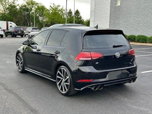 Deep Black Pearl Effect 2019 Volkswagen Golf R 2.0T w/DCC & Navigation