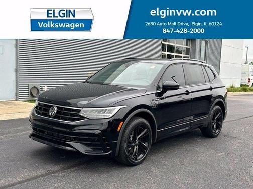Deep Black Pearl Effect 2024 Volkswagen Tiguan 2.0T SE R-Line Black