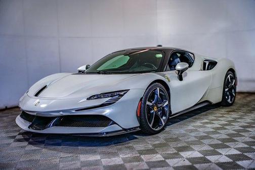 2023 Ferrari SF90 Stradale Base