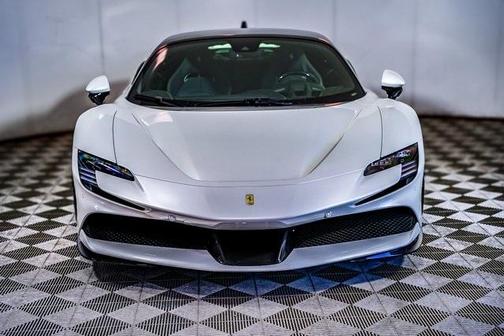2023 Ferrari SF90 Stradale Base
