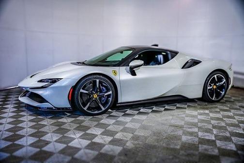 2023 Ferrari SF90 Stradale Base