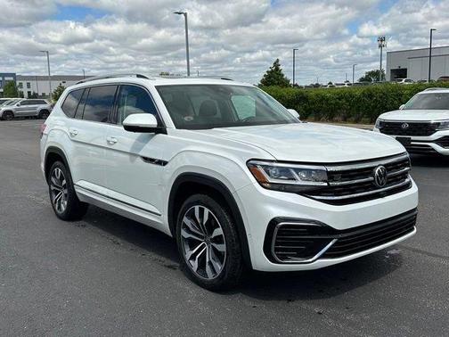 Opal White Pearl Effect 2023 Volkswagen Atlas 3.6L SEL Premium R-Line