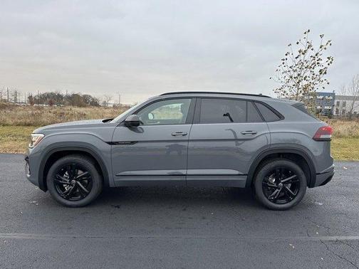 2026 Volkswagen Atlas Cross Sport 2.0T SEL R-Line Black