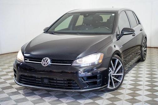 2017 Volkswagen Golf R 4-Door