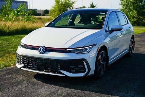 2025 Volkswagen Golf GTI 2.0T SE