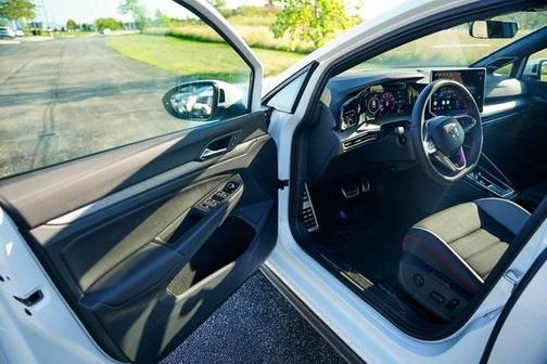 2025 Volkswagen Golf GTI 2.0T SE