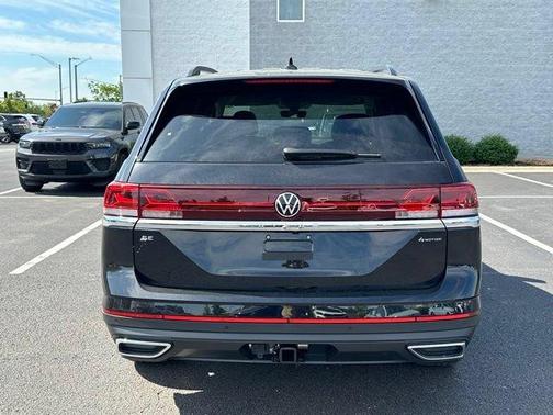 Black 2026 Volkswagen Atlas 2.0T SE W/TECHNOLOGY