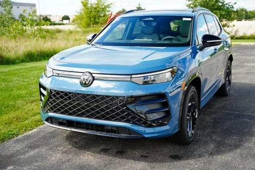 2025 Volkswagen Tiguan 2.0T SE R-Line Black
