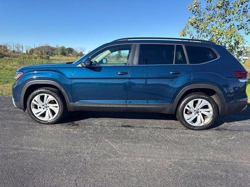 Tourmaline Blue Metallic 2023 Volkswagen Atlas 2.0T SE