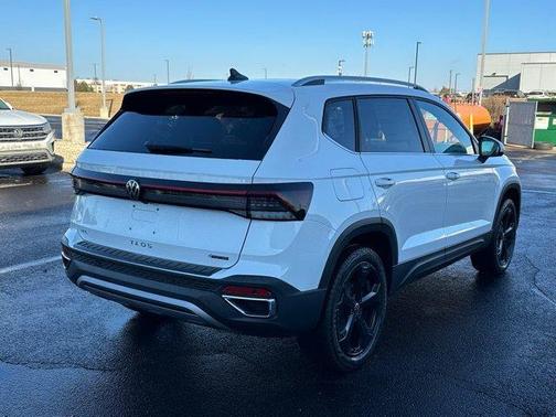 Pure White 2026 Volkswagen Taos 1.5T SEL