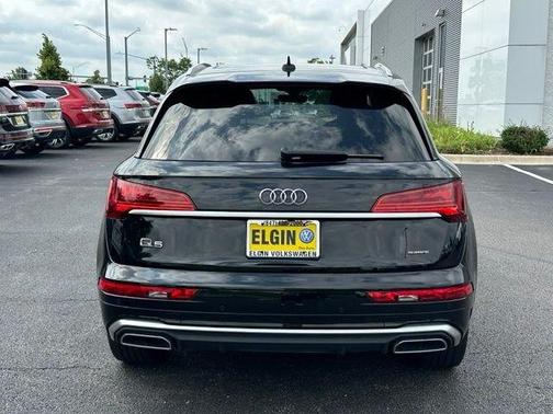 Mythos Black Metallic 2023 Audi Q5 45 S line quattro Premium