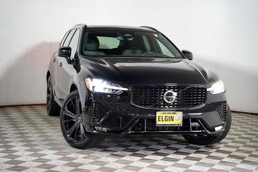 2022 Volvo XC60 B5 R-Design