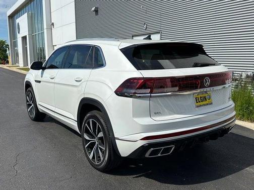 Opal White Pearl Effect 2024 Volkswagen Atlas Cross Sport 2.0T SEL Premium R-Line