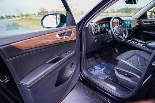 2024 Volkswagen Atlas 2.0T SE