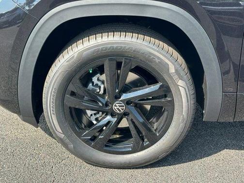 Black 2026 Volkswagen Atlas Cross Sport 2.0T SEL R-Line Black
